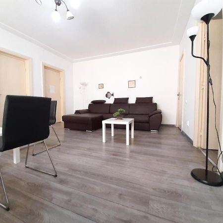 Four Rooms Apartment Central Bükreş Dış mekan fotoğraf