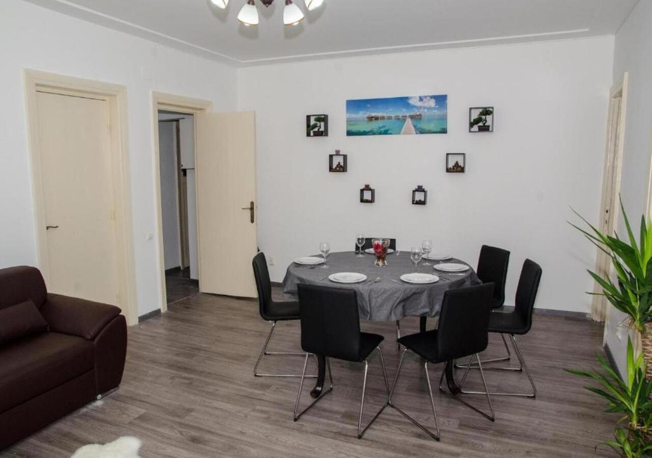 Four Rooms Apartment Central Bükreş Dış mekan fotoğraf