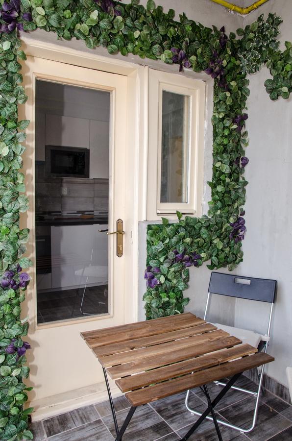 Four Rooms Apartment Central Bükreş Dış mekan fotoğraf